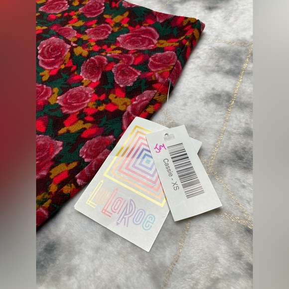 LuLa Roe Cassie Skirt - Picture 2 of 7